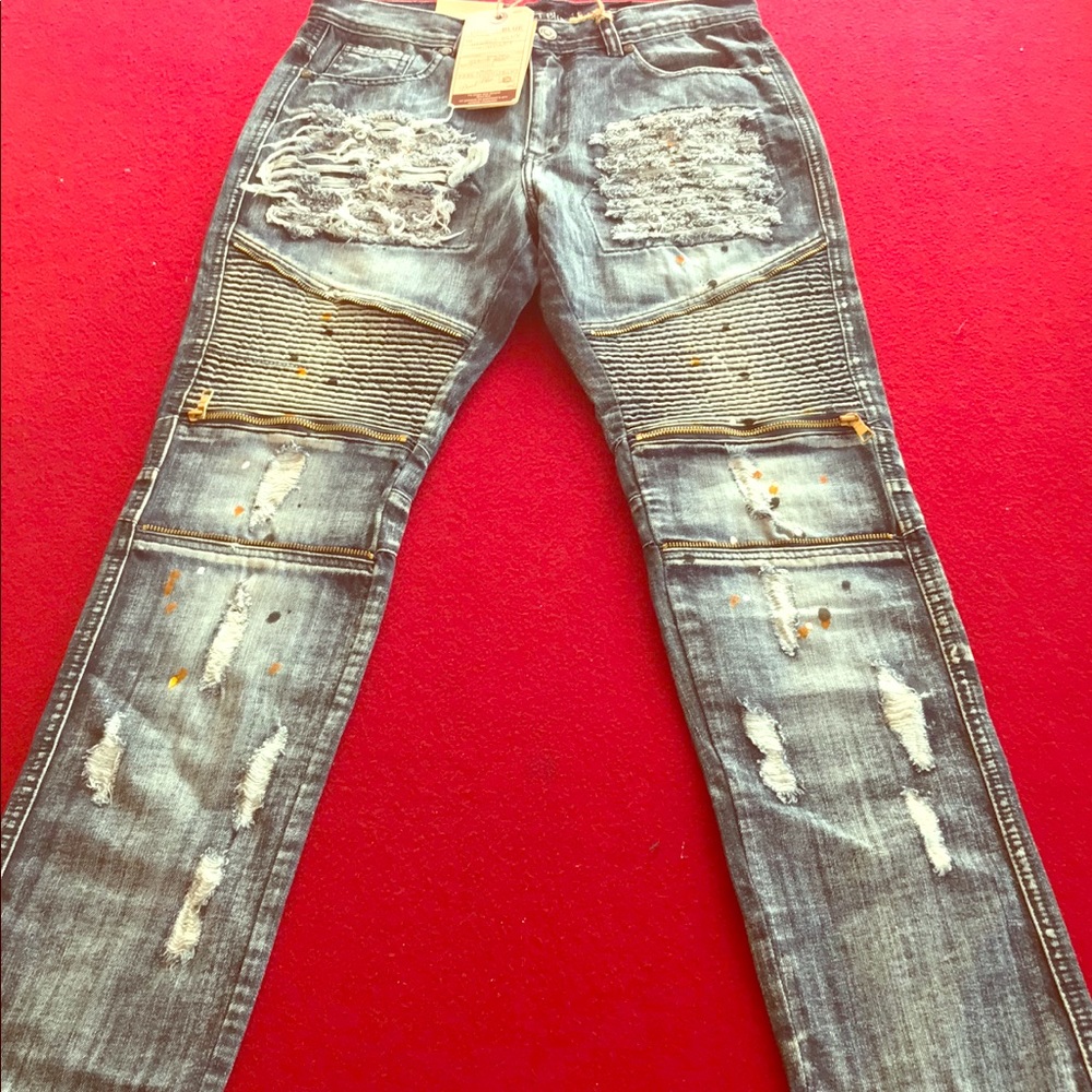 Men’s Graffiti Distressed Denim Jeans